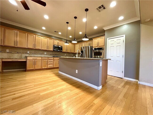 Building Photo - 2529 Flodden St