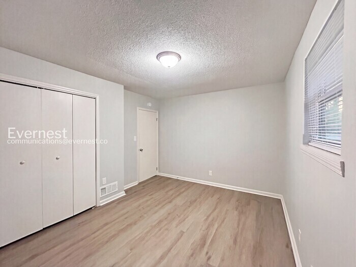 Building Photo - 4365 Stonewall Tell Rd