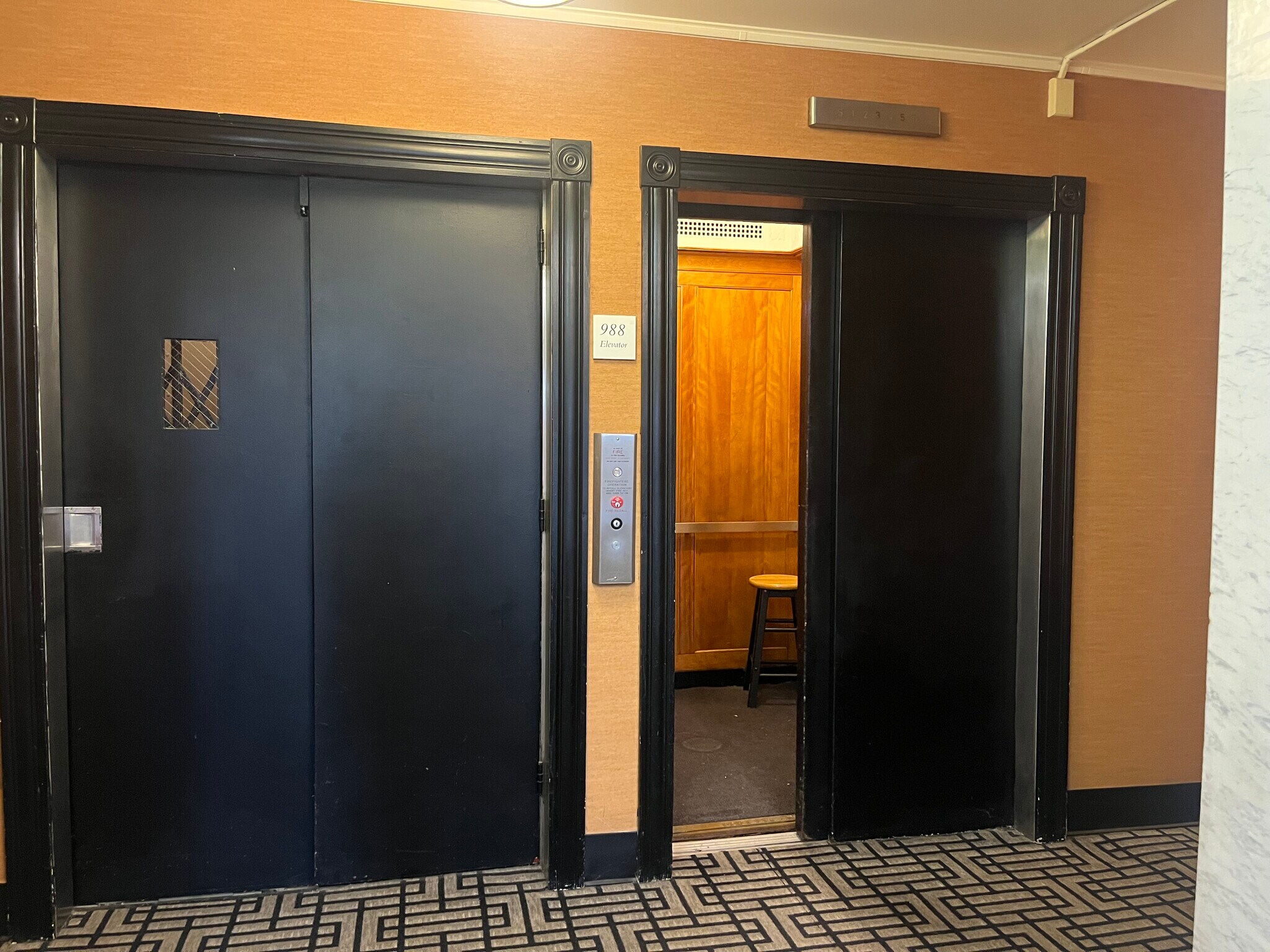 Building Photo - 988 Memorial Dr