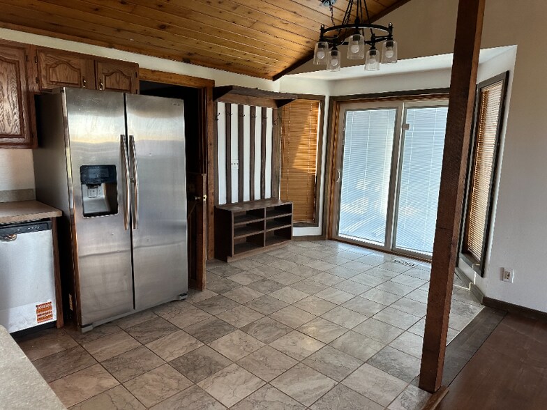 Building Photo - 5963 W Chadwick Rd