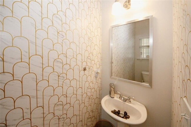 Building Photo - 10162 Benton Woods Dr