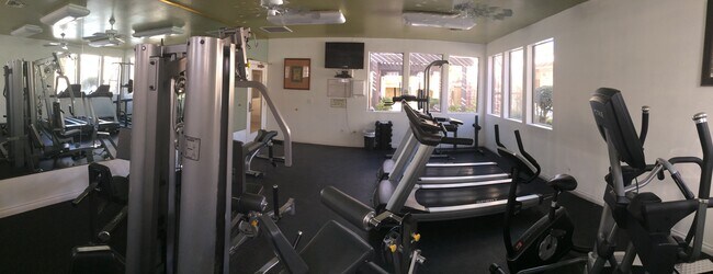 Building Photo - 950 Seven Hills Dr