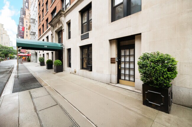 Primary Photo - 116 E 63rd St