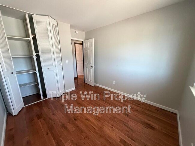 Building Photo - 5243 Ville Maria Ln