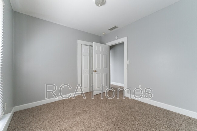 Building Photo - 2437 N Pennsylvania St