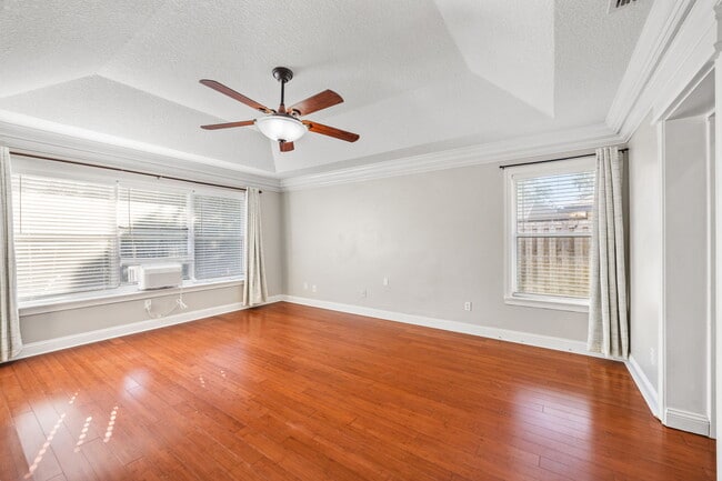 Building Photo - 2229 Lookout Landing