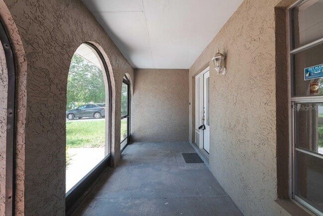 Building Photo - 7504 N Sanibel Cir