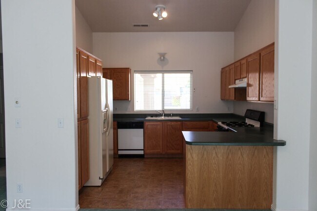 Building Photo - Cozy 2 Bed 2 Bath