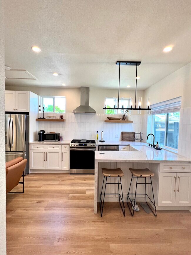 Building Photo - 16098 Calahan St