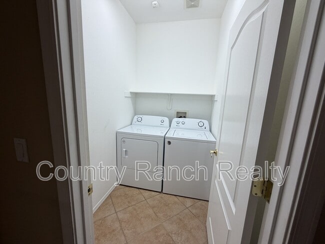 Building Photo - 2460 Topanga Dr