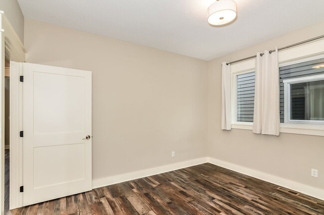 Building Photo - 312 61st St