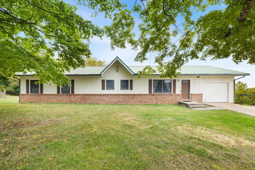 Building Photo - 560 Co Rd 102