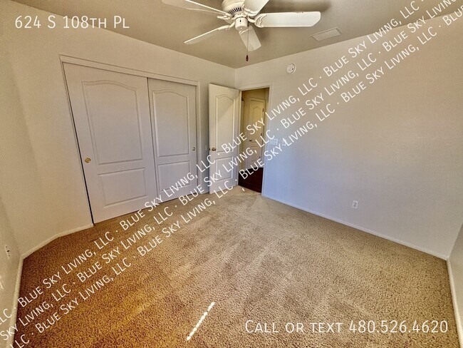 Building Photo - 624 S 108th Pl