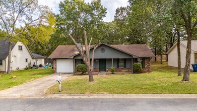 Building Photo - Updated House for Rent in Maumelle – Spaci...
