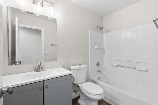 Building Photo - Gorgeous 3 Bedroom In Desired Natomas Park...