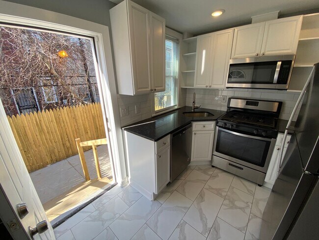Building Photo - 5404 Delancey St