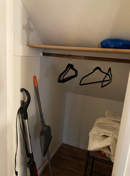 Building Photo - 2863 Applewood Ln