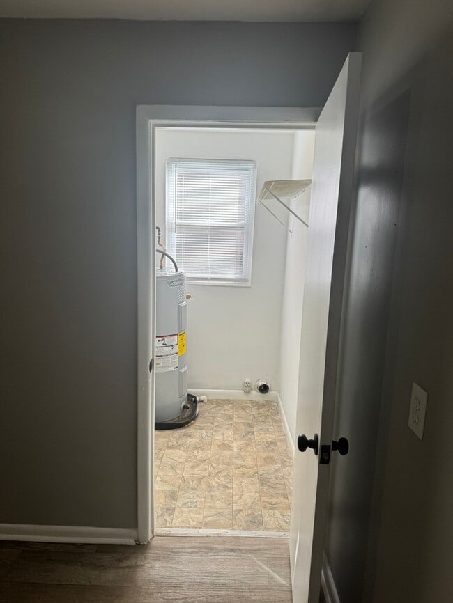 Building Photo - 1515 Rosedale Ave