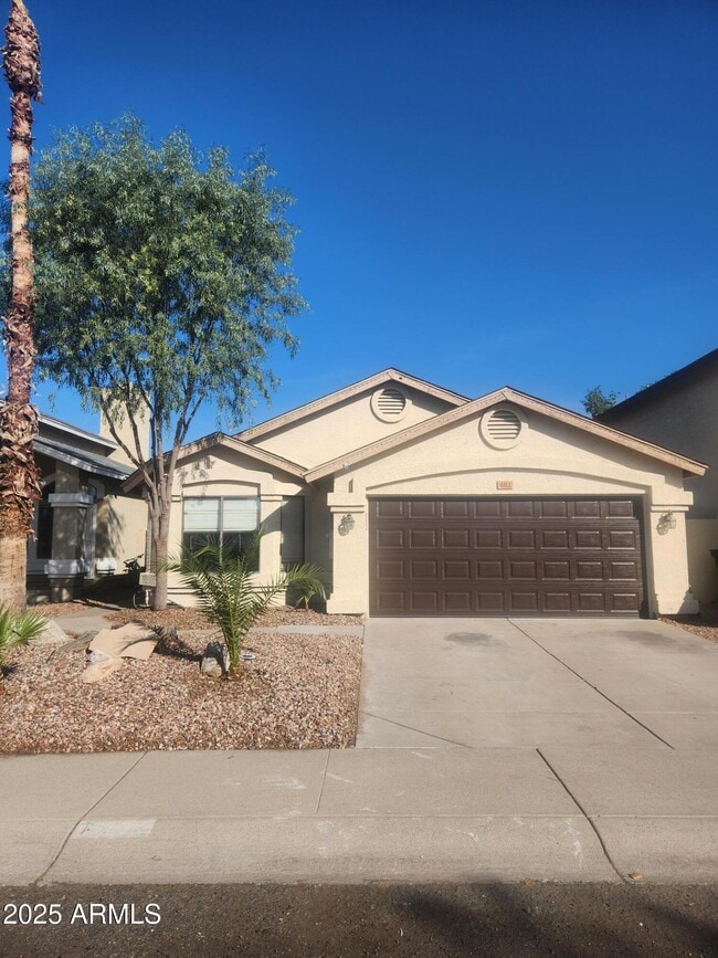 Building Photo - 802 E Rosemonte Dr