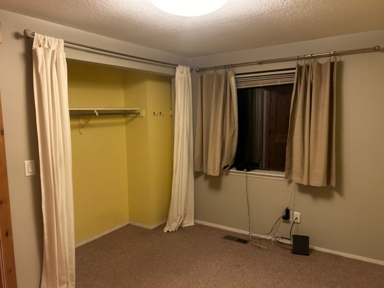 Building Photo - 2169 Monarch Dr