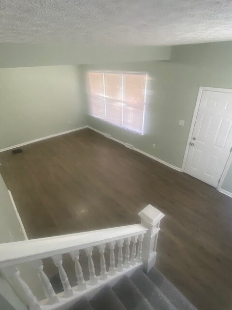 Building Photo - 1036 Oakwood Ave