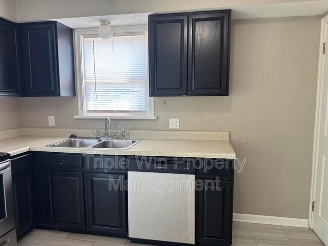 Building Photo - 1629 Talisman Ln