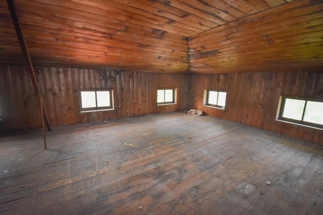 Building Photo - MT440