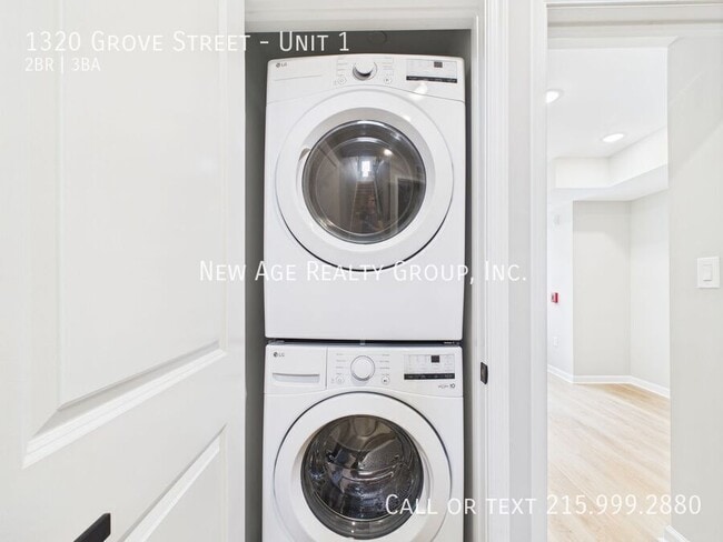 Building Photo - 1320 Grove St