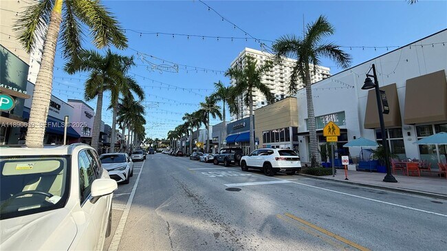 Building Photo - 5300 NW 85th Ave