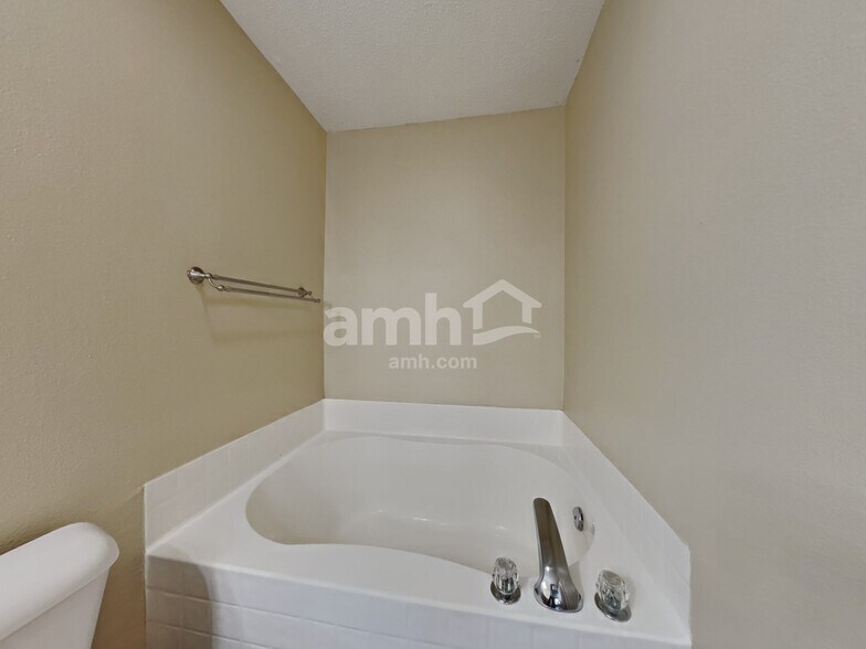 Building Photo - 9772 Trail Dr