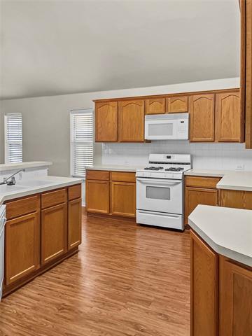 Building Photo - 6220 Reddenson Dr