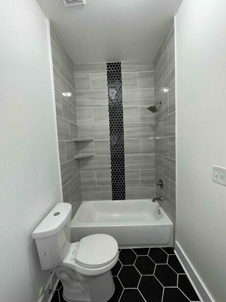 Building Photo - 939 Seattle St