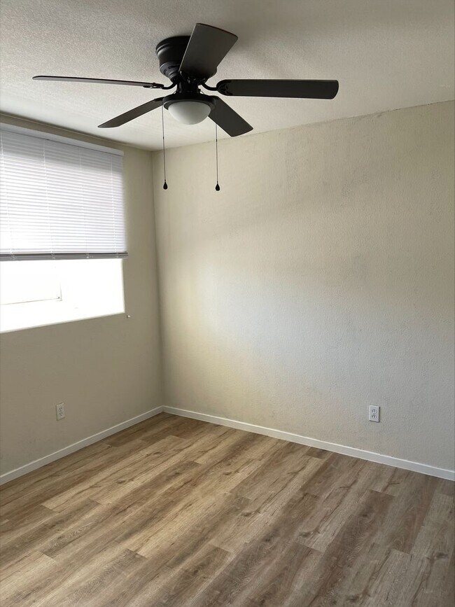 Building Photo - Adorable Condo in Summerhills Community!