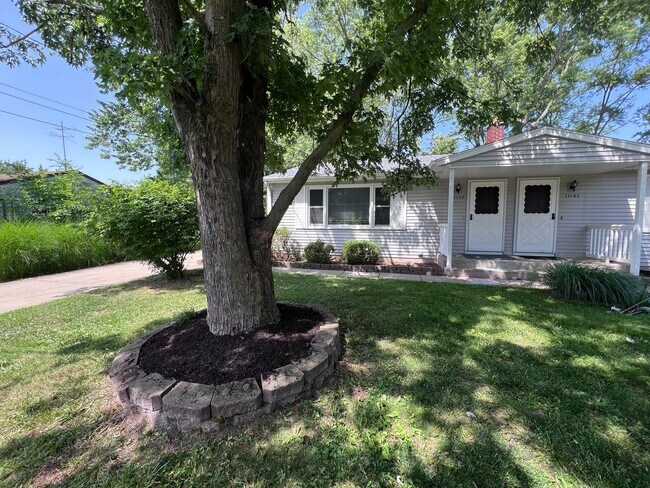 Building Photo - Two Bedroom Duplex with Heat Included! Near Grand Valley!