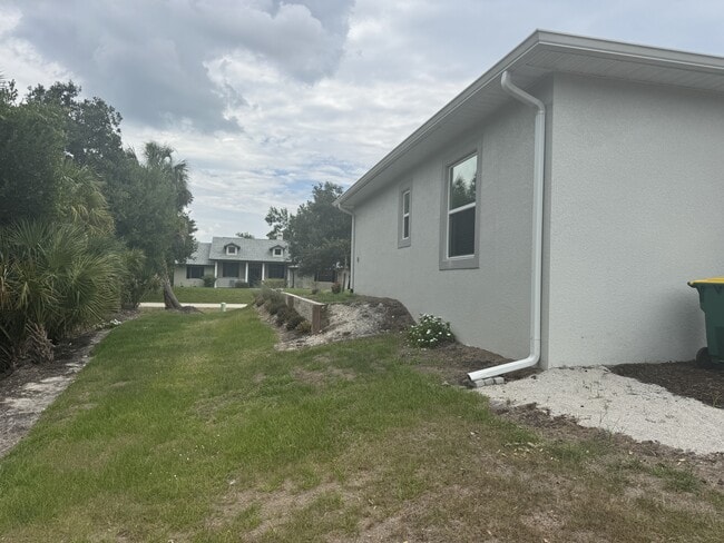 Building Photo - 16475 Mc Laury Ave