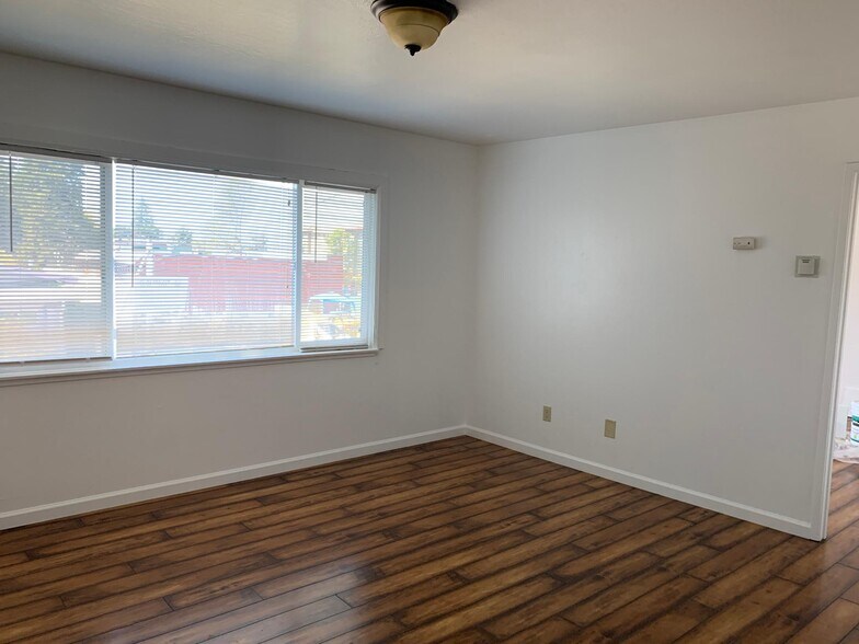 Building Photo - 2009 McGee Ave