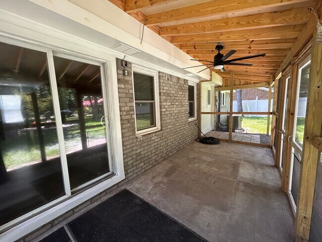 Building Photo - Beautifully Renovated 3BR Home in Summerville