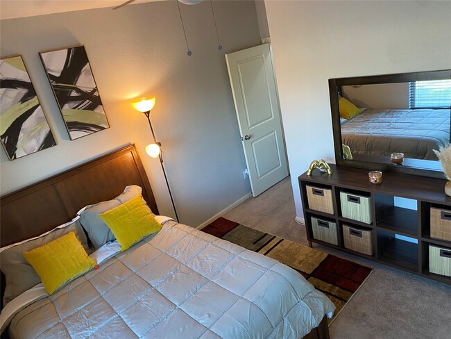 Building Photo - 6513 Knox St