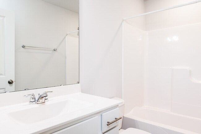Building Photo - 1106 Shoreside Dr