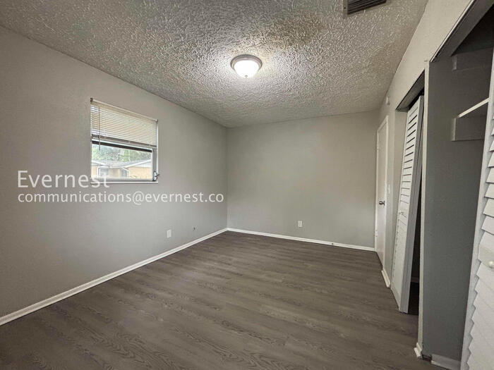 Building Photo - 6824 Rojo Ct