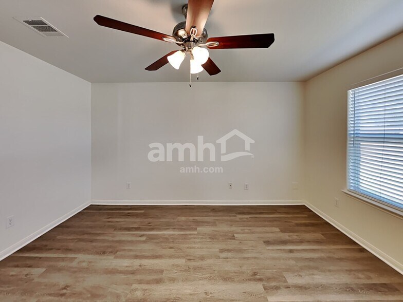 Building Photo - 6823 Manor Terrace Ln