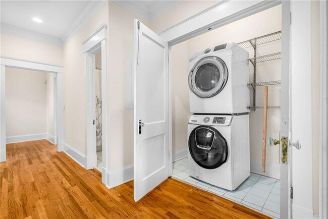 Building Photo - 288 Augusta Ave SE