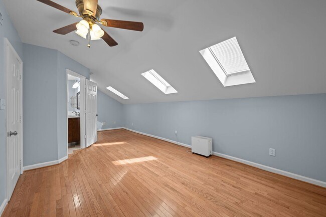 Building Photo - Beautiful Country Home off Madam Moores Ln with Large Yard