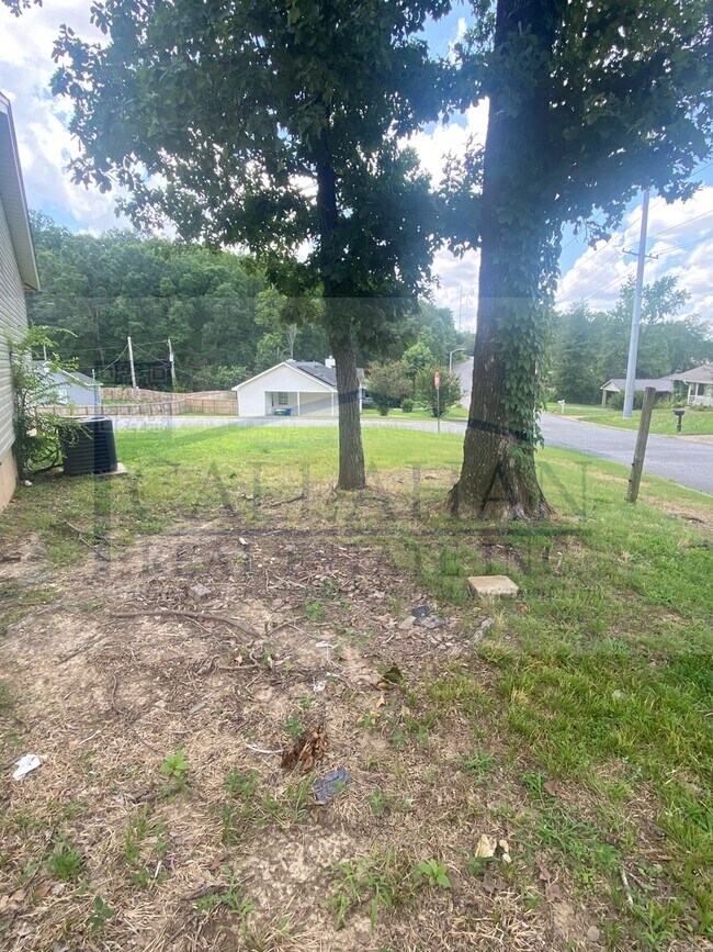 Building Photo - NLR 3 Bedroom Home