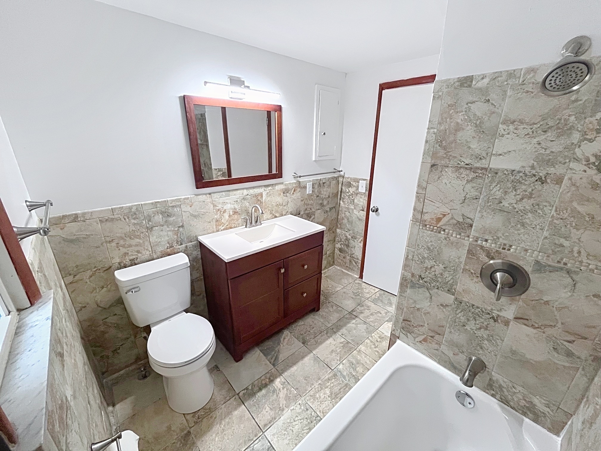 Building Photo - 18411 Chagrin Blvd