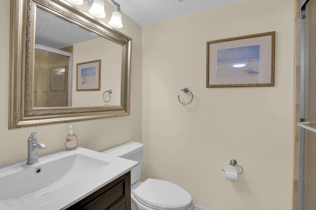 Building Photo - 100 Pelican Pointe Dr