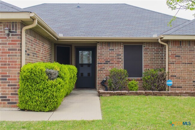 Building Photo - 4406 Bowles Dr
