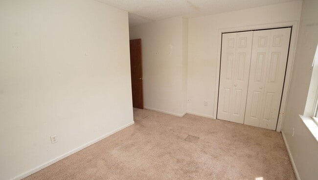Building Photo - 980 W Pueblo Dr