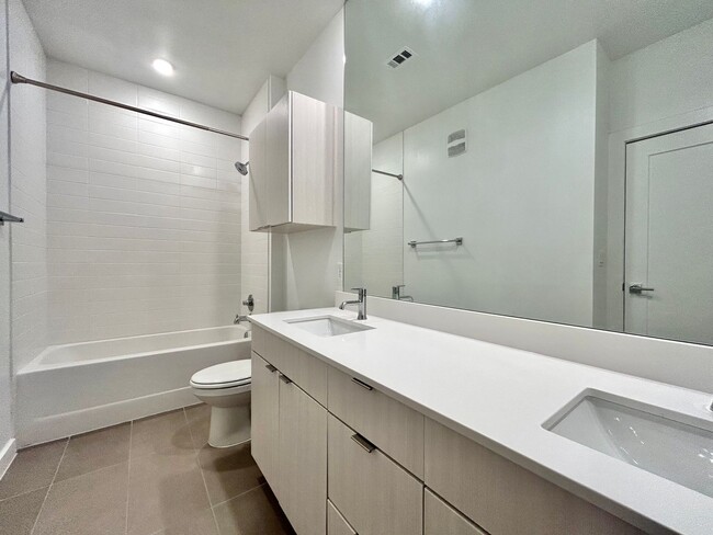 Building Photo - Beautiful and Spacious 1/BR 1/BA Home with...