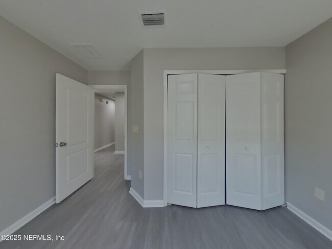 Building Photo - 76384 Deerwood Dr